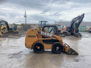 2011 Case SR200 Skid Steer-Puissance de taille moyenne fiable avec force de levage radiale - Product Image 5