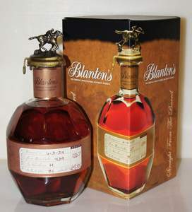 Whisky Bourbon Blantons Gold Single Barrel, Expresión Original, Botella de 750 ml - Product Image 2