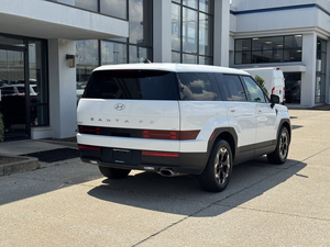 LIMPIO 2025 H y u n d a i S a n t a Fe SE AWD - Product Image 4