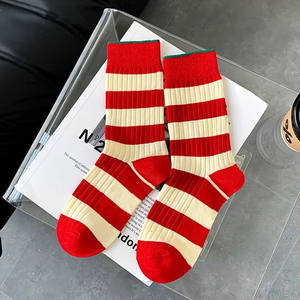 Calcetines de Algodón Navideños FCCA, Estilo Juvenil y Dinámico para Mujer, Antideslizantes, de Secado Rápido, Absorbentes de Sudor, con Estampado Digital - Product Image 6