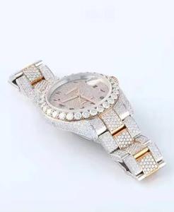 Montre en or rose arabe à la mode unique VVS1 Iced Diamonds Affichage du cadran analogique de haute qualité pour toutes les occasions - Product Image 3