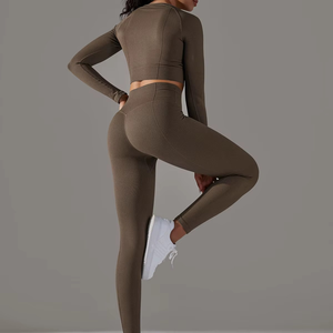 Pantalon de yoga à taille haute et à jambes larges pour femmes personnalisées Pantalon de fitness tissé extensible pour la salle de sport et les vêtements de sport - Product Image 4