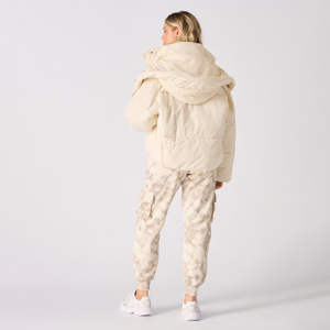 Nuevo precio transpirable, la mejor calidad, chaqueta de burbujas para mujer, chaqueta de burbujas con diseño de logotipo personalizado para mujer, chaqueta acolchada OEM - Product Image 2