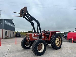 Tractor Utilitario Fiat 90-90 Nuevo y Usado con Elevador Hidráulico, Compatibilidad con Cargador Frontal y Plataforma de Operador Cómoda - Product Image 1
