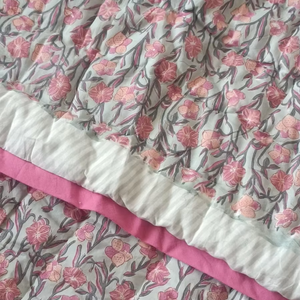 Algodón indio estilo bohemio hecho a mano Jaipuri bloque estampado edredón impreso Reversible Razai Algodón hecho a mano Floral edredón - Product Image 1
