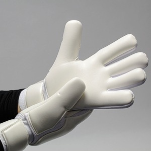 Gants de gardien de but en caoutchouc PU professionnels de 4mm d'épaisseur Nouveau design antidérapant et résistant à l'usure respirant pour le sport - Product Image 3