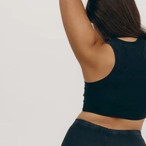 Camiseta sin mangas corta de poliéster 100% para mujer de alta calidad, tela tejida transpirable, Color sólido, logotipo personalizado, camisetas sin mangas cortas para mujer - Product Image 6