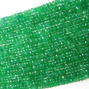 Pierre précieuse en vrac de brin perlé à facettes émeraude verte faite à la main de haute qualité pour la fabrication de bijoux et de colliers de perles de pierre - Product Image 1