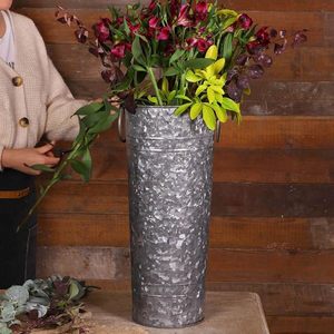 Florero de metal de aluminio de estilo moderno, decoración interior única para el hogar y la boda, recién llegado - Product Image 1