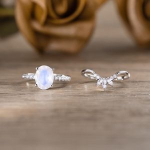 Conjunto de anillo de piedra lunar delicado, conjunto de anillo de compromiso de boda de piedra lunar ovalada, regalo de joyería de viaje a juego apilable para mujer - Product Image 5