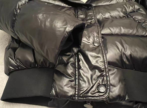 Blouson court noir brillant de luxe avec capuche en fourrure véritable amovible, style motard bomber, blouson d'hiver en duvet de canard - Product Image 6