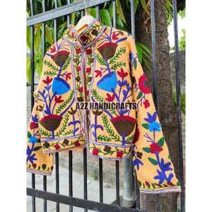 Chaqueta bordada Suzani hecha a mano india para mujer, abrigo de invierno en tela TNT, bata de estilo corto, regalos personalizados para mujer - Product Image 5