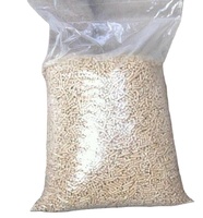 Vente en gros de granulés de bois de pin de qualité A1, haute densité, biomasse, 15 kg, avec 0,28 % de cendres, 4500 J de calories, emballés dans un sac en plastique