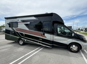 Autocaravana de Lujo Th_or Compass 24KB 2024 Usada, Muy Limpia y Económica, en Buenas Condiciones, Emisión EURO 5, Capacidad para 4-6 Personas - Product Image 5