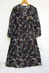 Style unique belle robe noire à manches longues pour les femmes avec un tissu de qualité supérieure pour les vêtements décontractés formels à la vente en gros - Product Image 2