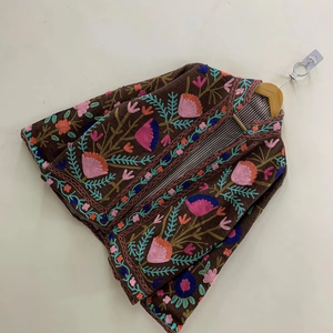 Suzani แจ็กเก็ตปักลายดอกไม้ทำด้วยมือสไตล์อินเดียสำหรับฤดูหนาว - Product Image 1