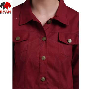 Veste en jean premium pour femme avec une coupe élégante, un tissu durable, une fermeture à boutons et un look décontracté moderne - Product Image 4