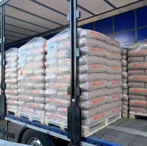 Granulés de bois de haute qualité pour les centrales électriques renouvelables Source d'énergie efficace et propre - Product Image 1