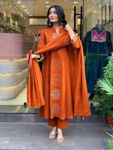 Conjunto de Kurti Moderno y Elegante de Algodón Estampado Shifli con Dupatta de Viscosa, Venta al por Mayor, Envío Inmediato, Parte Inferior Complementaria - Product Image 5