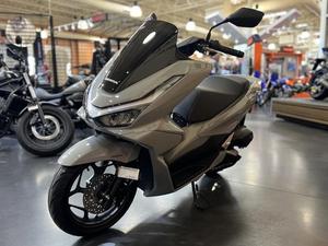 2025 Hond_a PCX 150 - Product Image 6