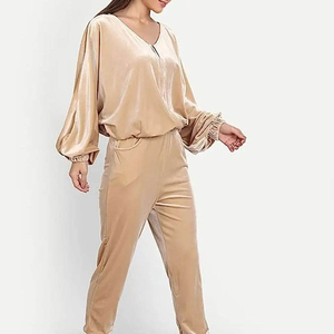 Custom Quality <b>Women's</b> Velour Tracksuit Eco-Friendly Jogging <b>Pant</b> Set Wholesale Rate with OEM Customization - Product Image 4