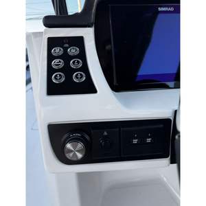 Robalo R257 2025, nouvelle version, coque en fibre de verre (FRP) - Product Image 2