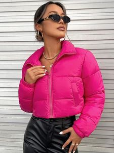 เสื้อครอปเอวลอยทันสมัยสำหรับผู้หญิง,เสื้อขนเป็ดติดโลโก้สั้นๆเพื่อความอบอุ่นในฤดูหนาวปี2022 - Product Image 4