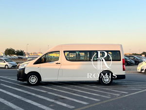 Autobús Hiace 2021, 3.5L Gasolina, Transmisión Manual, Volante a la Izquierda, EURO 5, 11-20 Asientos, Más de 130 km/h - Product Image 2