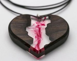 2024 venta al por mayor creativo hecho a mano que brilla en el cielo azul oscuro nubes resina collar luminoso para mujeres - Product Image 1