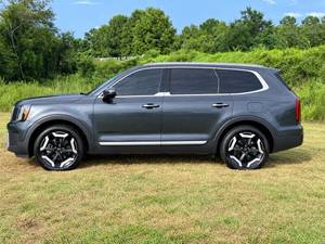 Kia Telluride S d'occasion 2023 à prix bas à vendre - Product Image 4
