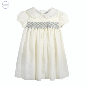Robe de princesse smockée à la main de haute qualité pour les filles beaux vêtements pour tout-petits pour l'été motif solide - Product Image 1