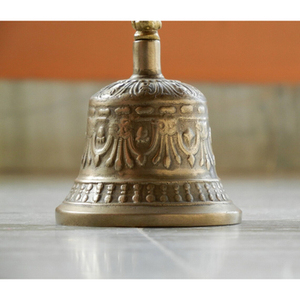 Campana de Metal Dorada Hecha a Mano, Elegante Adorno Decorativo para Decoración del Hogar, Celebraciones Festivas, Eventos de Boda y Colecciones de Regalos - Product Image 6