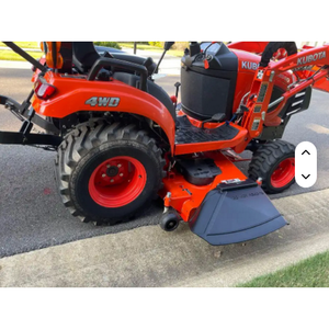 Tractor rojo con brazo excavador hidráulico y cuchilla frontal, equipo de jardín multifuncional con transmisión por engranajes - Product Image 5