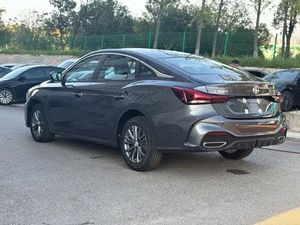 Sedán 2025, Auto Diésel Mini Económico, 5 Asientos, Alta Velocidad, Versión Global de Lujo, 180DVVT, Transmisión Automática, Techo Panorámico - Product Image 4