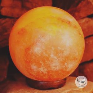 Lámpara de esfera de sal rosa del Himalaya de alta calidad en pantalla marfil hecha a mano para decoración del hogar en estilo tradicional pakistaní - Product Image 6
