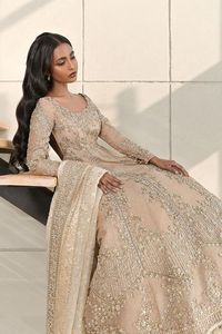 2024 Collection de mariage belle soie Anarkali Lehenga Choli Dupatta ensemble avec broderie lourde perles de verre en cristal Dabka travail - Product Image 2