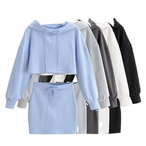 Ropa deportiva informal de moda personalizada 2024 para mujer, Top corto de alta calidad con capucha y chándales para correr para invierno - Product Image 1