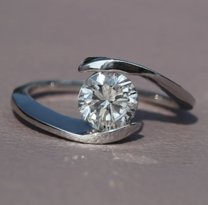 Anillo de piedras preciosas de corte redondo Moissanite original Anillo de Plata de Ley 925 Anillo de moda Chapado en plata religiosa para regalo de boda. - Product Image 1