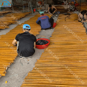 Escoba de Madera con Acabado de Madera Premium, Accesorios de Limpieza Duraderos y Elegantes para el Hogar y el Jardín - Product Image 2