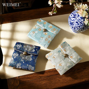 WEIMEI Sac à bijoux vintage brodé en tissu, or ou argent, vente en gros d'usine pour ranger colliers de perles, bracelets et joncs - Product Image 6