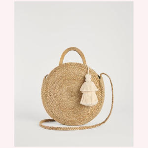 Sac fourre-tout de luxe en rotin et jonc de mer tissés à la main Design élégant en raphia avec des accents de diamant de perles douces Trendy Modern Premium Quality - Product Image 5