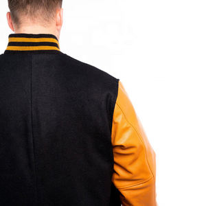 Corps en laine noir personnalisé et manches en cuir Old Gold Sleeves Letterman Coat Vestes Letterman Varsity Coat Jacket - Product Image 4