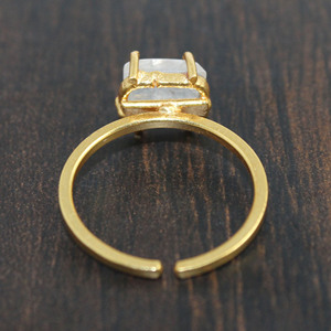 Anillo de piedra lunar natural, ajustable, chapado en oro, ajuste de punta, piedra natal de junio, joyería de declaración hecha a mano - Product Image 3