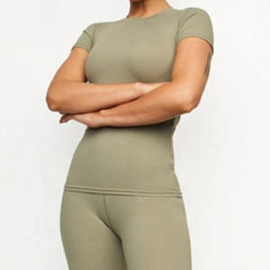 Chemise pour femme respirante ODM, décontractée, été, coton doux, surdimensionnée, tendance, streetwear, premium, vente en gros, élégante, à porter au quotidien - Product Image 6