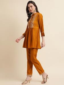 Túnica y pantalón de trabajo con bordado de Chinon amarillo de diseñador, ropa de boda Popular para India y Pakistán, precio al por mayor - Product Image 4