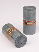 Stilvolles Salz- und Pfefferstreuer-Set aus Naturstein, langlebig, einfach zu verwenden, perfekt für Essen und als Geschenk, heiß begehrt, in Eiform.