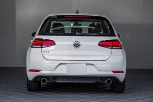 Volkswagen Golf GTI 2.0T Rabbit Edition FWD 2019 / Disponible à la vente avec faible kilométrage, moteur essence, véhicule d'occasion en excellent état et conduite à gauche - Product Image 5