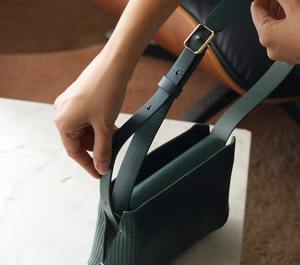 Sac à bandoulière en cuir vert olive rayé pour femme, sac à main souple à bandoulière unique, grand sac à bandoulière, style designer, cadeau pour elle - Product Image 4