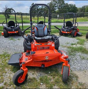 Tondeuse autoportée à braquage zéro robuste de 1600 W avec moteur Kubota 190 cm³ 4 temps de qualité industrielle pour l'entretien des pelouses commerciales. - Product Image 6