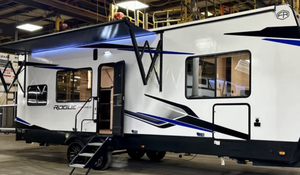 El mejor!! Remolque de Viaje Económico 2025 2024 2023 Forest River Vengeance Rogue Armored 26L140, Autocaravana, Remolque de Viaje, Autocaravanas - Product Image 2